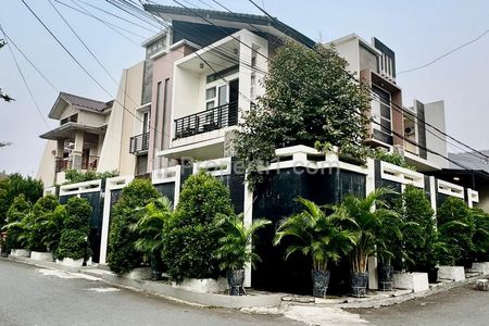 Jual Rumah Mewah Hook di Pulomas Barat Jakarta Timur