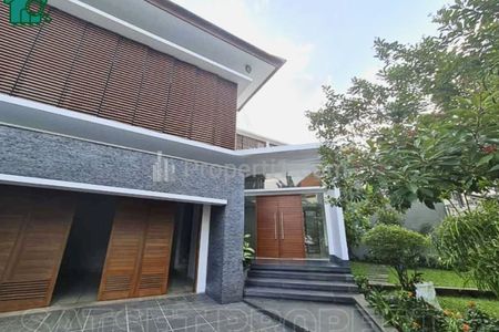 Disewakan Rumah 5 Kamar Tidur di Area Pondok Indah Jakarta Selatan SSP278