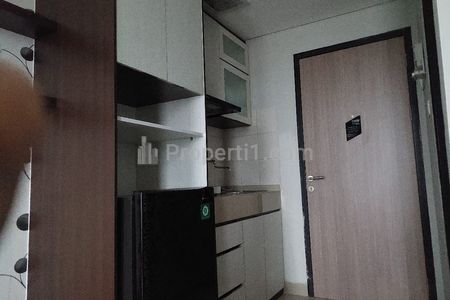 kitchen and refigerator