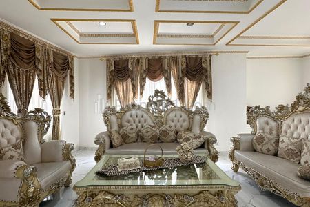 Sewa Rumah di Margasatwa Pondok Labu, Jakarta Selatan - 6 Kamar Tidur, Semi Furnished