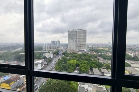 Disewakan Apartemen Collins Boulevard, Murah, Unit Studio Furnish