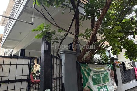 Dijual Rumah Second Bagus Strategis di Wilayah Kebayoran Lama, Jaksel