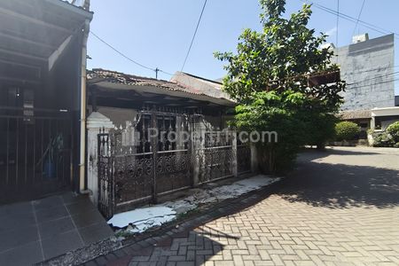 Jual Rumah Hitung Tanah Siap Nego di Wisma Kedung Asem Surabaya Timur dekat MERR Rungkut