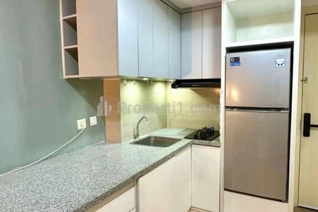 Sewa Murah Apartemen Mewah 2BR Full Furnished View Pool depan Mall Sumareccon Serpong