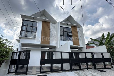 Dijual Rumah Baru Darmo Harapan Indah Sukomanunggal Surabaya Barat Bisa KPR REV.A614