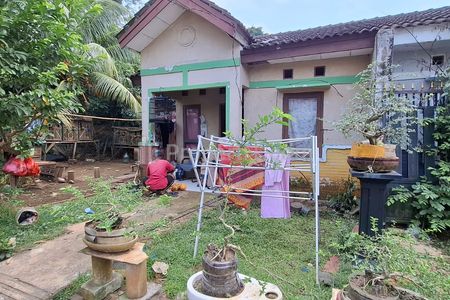 Jual Rumah Posisi Hook Dekat Gerbang Tol, di Perumahan Griya Cileungsi 3, Cileungsi, Kabupaten Bogor