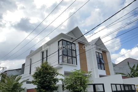 Dijual Rumah Baru Hook Darmo Harapan Indah Sukomanunggal Bisa KPR REV.A615