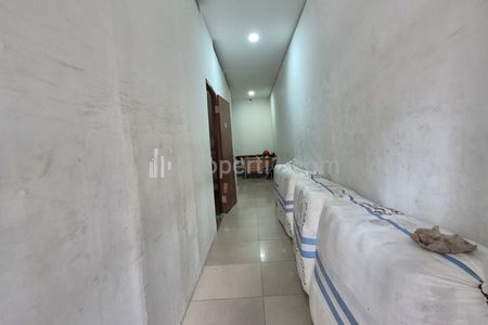 Disewakan Ruko 2 Gandeng Lantai 200 m2 di Sunter, Jakarta Utara Murah