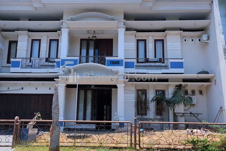 Rumah Dijual di Villa Bukit Indah Pakuwon Surabaya Barat
