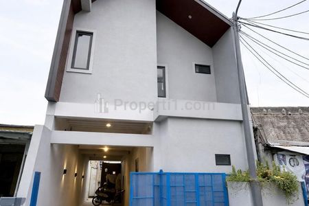 Dijual Cepat Rumah Bangunan Baru Konsep Industrial di Cipinang Jakarta Timur