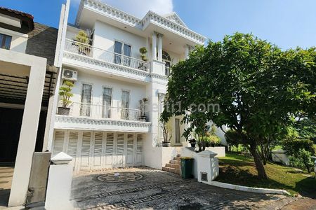 Jual Rumah Strategis di Villa Bukit Regency Pakuwon Indah Surabaya SHM