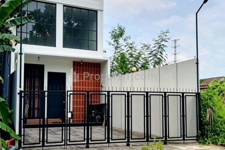 Jual Villa dengan Kolam Renang di Kawasan Jl. Damai, Sleman, Yogyakarta