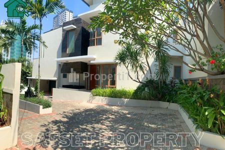 Disewakan Compound House di Area Pejaten Jakarta Selatan | Ssp699