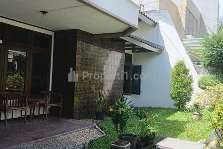 Dijual Beserta Perabotan Rumah Dharmahusada Indah Timur Surabaya