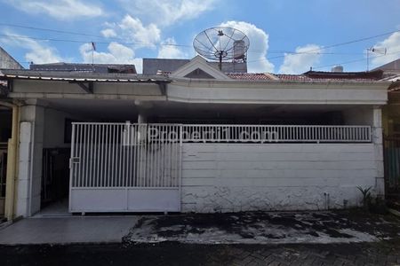 Dijual Rumah Lokasi Strategis Taman Pondok Indah Wiyung Surabaya