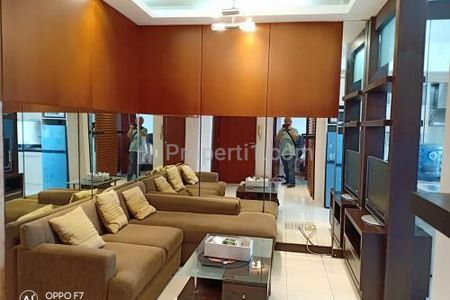 Sewa Apartemen Sudirman Park 2 Bedroom Full Furnished