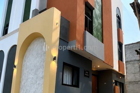 Dijual Rumah Kost 3 Lantai Full Furnished SHM, Occupancy Tinggi, Investasi Aman Minim Resiko, Developer Berpengalaman 3 Menit ke UI Depok
