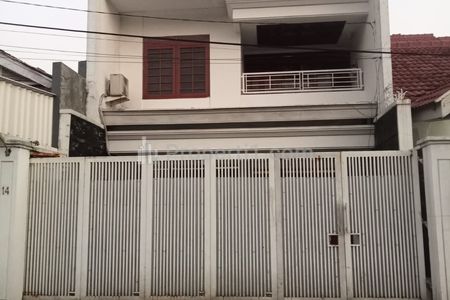 Dijual RUMAH 3 LANTAI STRATEGIS DI PUSAT KOTA BANDUNG DEKAT BKR – SHM – 5 KAMAR TIDUR