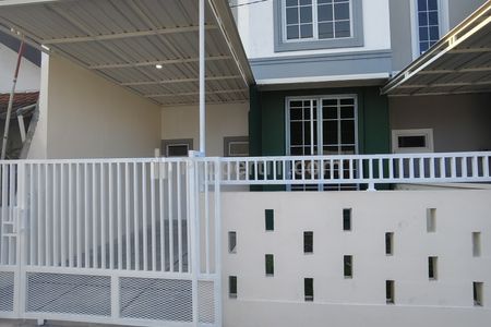 Dijual Rumah Baru 2 Lantai Gaya Klasik Eropa di Merkuri Margahayu Raya Bandung, SHM, Harga Rp970 Juta