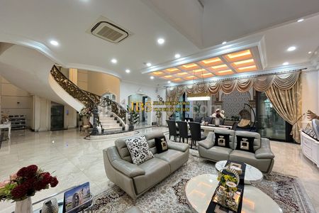 Dijual Rumah Lux Fully Furnish di Komplek Padang Golf Mansion (Daerah Polonia) - Medan