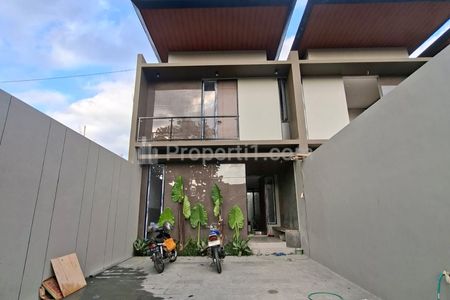 Jual Rumah Mewah Tropis Modern Full Furnish Kolam Renang di Jl. Kaliurang Km 9,5 Sleman Yogyakarta Dekat UGM, UII