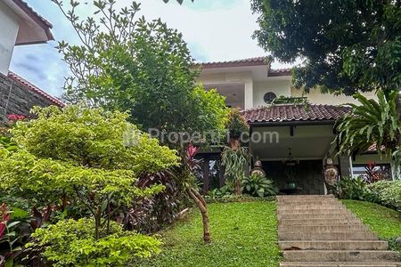 DIJUAL RUMAH BERGAYA RESORT DALAM GATED RESIDENCE DI AREA ANTASARI JERUK PURUT, JAKARTA SELATAN