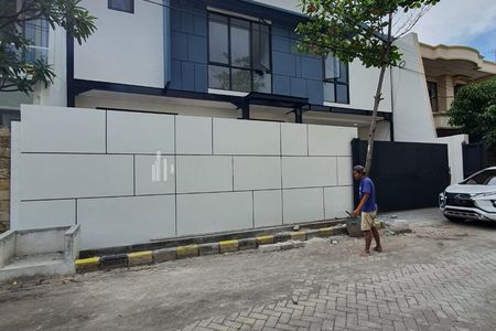 Jual Rumah Bagus SHM Ready Use Sudah Renov di Sutorejo Surabaya, Dekat Kampus ITS, Unair Pakuwon City Mall - Siap Nego