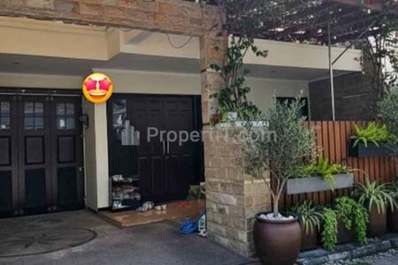 Jual Rumah Siap Huni SHM 2 Lantai Bagus di Klampis Semolo, Row Jalan Lebar Dekat Merr, Galaxy Mall Surabaya - Siap Nego