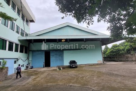 Jual Gudang Nego Bawah NJOP, Zona Industri dan Pergudangan, Luas Tanah 18815m2 Bangunan 11869m2 di Ciracas, Jakarta Timur