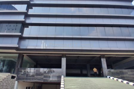 Jual Gedung Baru SHM Huk, 7 Lantai dan Rooftop, Ada Basement, Parkir 40 Mobil, Jalur Busway dan Angkot, Ada Lift di TB Simatupang, Jakarta Selatan