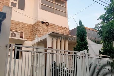 Rumah Dijual di Babatan Wiyung Surabaya Selatan 2 Lantai