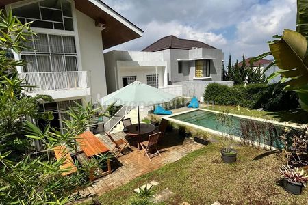 Jual Rumah Villa Mewah Bonus Furnished dan Ada Private Pool di Resort Dago Pakar Bandung Utara 