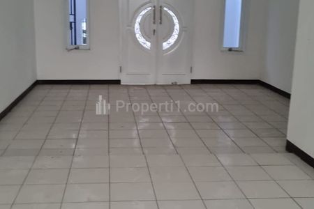 Disewakan Rumah Bagus Strategis Sarijadi Sukasari Bandung