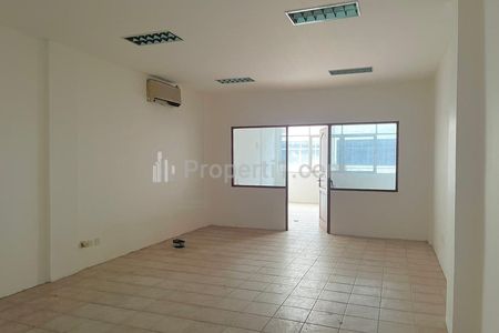 Jual Murah Ruko Baru Renovasi di Komplek di Grogol Petamburan, Jelambar, Jakarta Barat