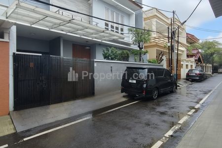 Dijual Rumah Turun Harga Dalam Komplek di Cempaka Putih Jakarta Pusat