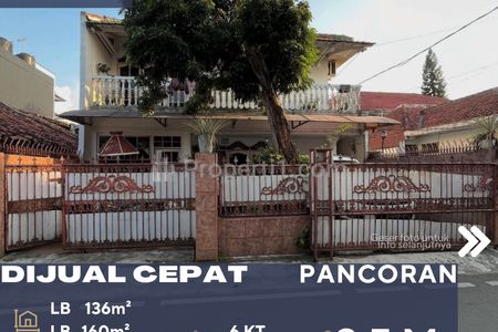 Dijual Cepat Rumah Tua Kokoh di Tengah Kota Jakarta Selatan di Pancoran Jakarta Selatan