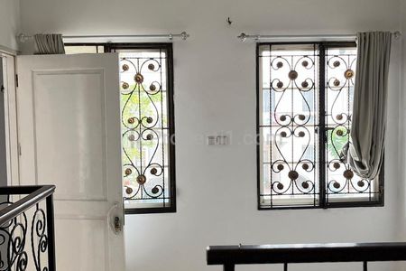 Dijual Rumah Siap Huni 3 Lantai di Gading Grande Residence, Kelapa Gading, Jakarta Utara
