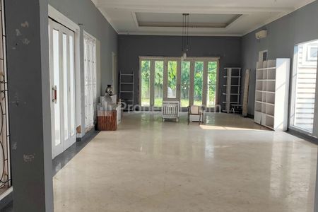 Jual Tanah Bonus Rumah Mewah Klasik di Jagakarsa, Jakarta Selatan