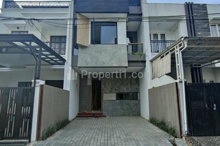 Dijual Rumah Baru dengan Rofftop Dalam Komplek di Pondok Bambu Jakarta Timur
