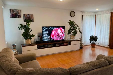 Dijual Rumah Taman Giri Loka Bumi Serpong Damai