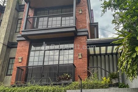 FOR SALE EXCLUSIVE TOWNHOUSE NEW YORK LOFTS DESIGN, CIPETE, SOUTH JAKARTA