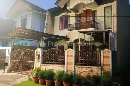 Dijual Rumah 2 Lantai dengan Akses Jalan yang Lebar di Komplek Billymoon Jakarta Timur