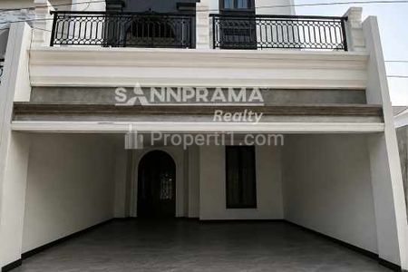 Dijual Rumah 3 Lantai Mediteranian Classic di Ciganjur Jakarta Selatan