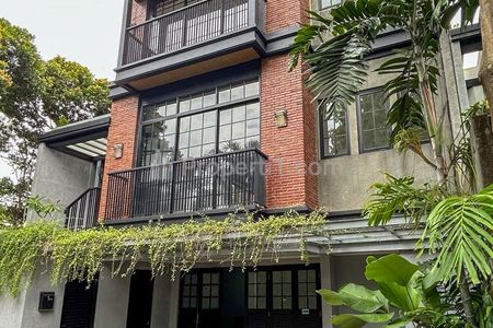 FOR SALE EXCLUSIVE TOWNHOUSE CIPETE NEW YORK LOFTS DESIGN AT CIPETE, SOUTH JAKARTA