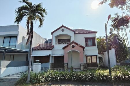 Dijual Rumah Habis Renovasi di Citraland dekat Club House, Surabaya Barat, Lokasi Dekat Kampus UC, Kampus UNESA