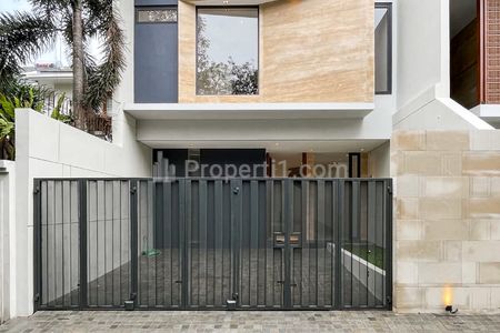 DIJUAL BRAND NEW MODERN TROPICAL HOME, VERY AESTHETIC, AREA BEBAS BANJIR DI KEMANG, JAKARTA SELATAN