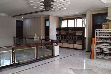 Dijual Rumah Area Komersial Raya Dharmahusada MERR Seberang Galaxy Mall