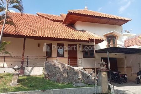 Disewakan Rumah Hook Semi Furnish International Village Citraland Lakarsantri Surabaya Barat