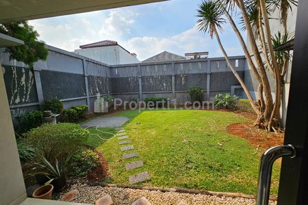 Jual Rumah di Cilandak Barat, Jakarta Selatan - Ada Taman Depan & Belakang