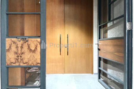 For Lease and For Sale Luxurious Apartment at Verde 1 Type 3+1BR Full Modern Furnished - Strategic Location in South Jakarta